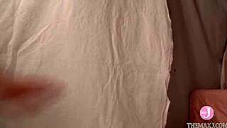 女导演Haruna指导业余女同搭讪与闺蜜女孩