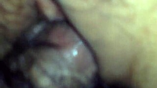 越南女孩在视频中展示独特魅力