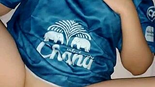 泰国熟女在家制视频中被猛内射