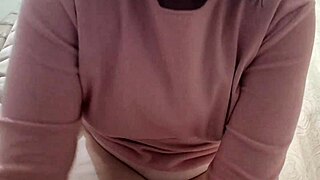 你的意大利后妈在店里露出了毛茸茸的阴部