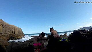 Muita orgia na praia da Galheta com Ines Ventura e Joy Cardozo em Florianopolis