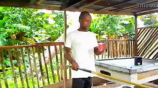 Encouraging amateurs to enter the porn industry