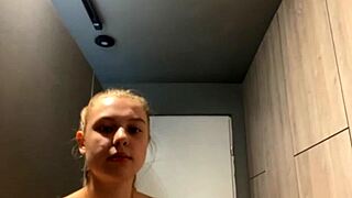 watch her extreme gym squirting orgasm hit hard outdoors