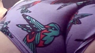 oh damn cumming hard in my gaming chair with huge tits shaking 💦