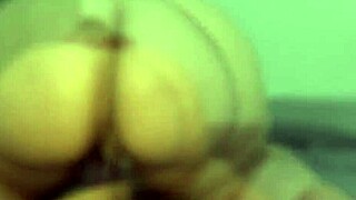 masturbate viendo mi culo gordo mientras mi hijastro me masturba