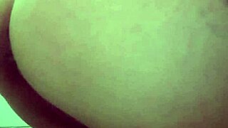 meu amigo colocou um camera no banheiro do bar para grava eu mijando