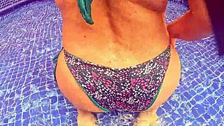 i catch huge ass milf in pool