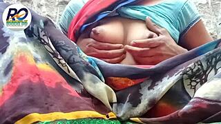desi village girl fingers pussy in saree