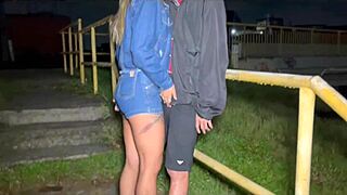 esposa aborda estranho e faz sexo anal