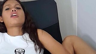 does that horny teen really fuck her pussy alone like this at home