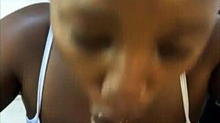 Babe devours big dick with sucking lips