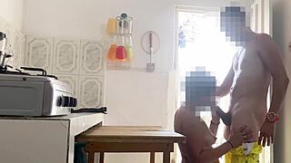 Sexo anal con milf amateur acaba en creampie