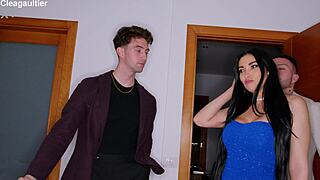 Clea gualtier y dos amigo españoles en fiesta latina