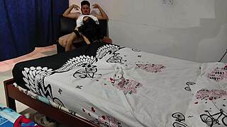 Venezolana milf delgada seduce y follada
