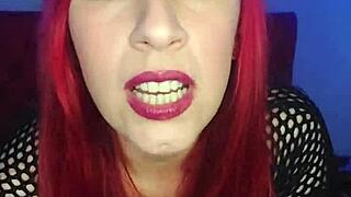 Ama pelirroja atendiendo a su sumiso culo roto joi argentina
