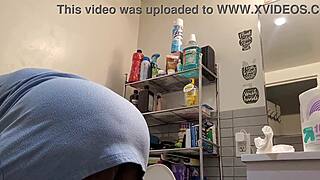Amateur ebony bbw milf with big ass teaser up skirt