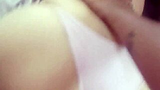 Solo vine por una taza de azucar compadre no se olvide que soy su comadre