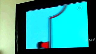 Camgirls sing and strum in Thomas and Friends video
