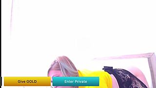 Cam girls go crazy squirting! 😜