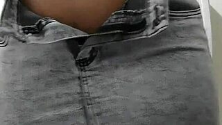 lilpuddingbowls GETS HER PUSSY MASSAGED