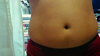 mi padrastro mando a su amigo para una buena mamada de verga por dinero