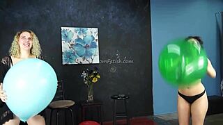What happens backstage with the fetish model and her balloon?