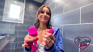 Ariana and Anita are fucking together for the first time, they giggle