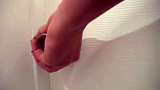 i'm lil laura lickin' this hot teen's pussy