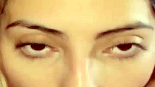 luego de ver unas pelis mi amiga insiste en tragarse mi leche