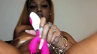 I’m obsessed with this dripping wet ebony pussy video