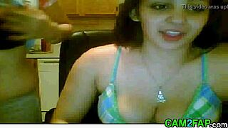 I watchin this excitin lesbian webcam show, it's so hot!