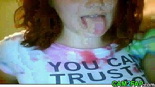 I watchin this excitin lesbian webcam show, it's so hot!