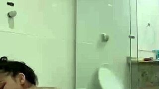 Hot morena Bia masturbates wildly with shower jet in solo session!