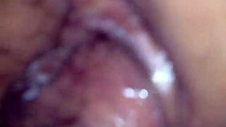 越南女孩在视频中展示独特魅力