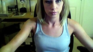 Kylie teases with her perfect ass and tits on webcam 😏