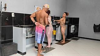 Yo, I went live on kidinhoeasgatas.com.br with hot Eliane Furacao and Lorrany Exotica for wild anal!