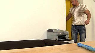 Hunks Compete In Intense Blowjob Battles With Raw Passion!