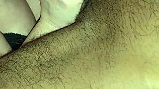 Wow, this horny ebony slut can really suck a dick close up