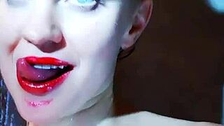 hannamontana so horny, masturbating in shower now 💦