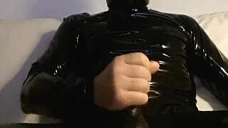 Latex masturbation session intensifies