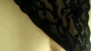 ME METÍ A UNA CASA ABANDONADA NO ESPERABA QUE ME LO METIERAN A MÍ. Latina riding cock in lingerie, anal bent over doggystyle.