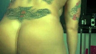 Punheta guiada escolhendo uma calcinha para usar para o meu namorado - joi