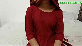 देसी इंडियन दिव्या भाभी को बताओ कैसे औरतों को बेंट ओवर डॉगीस्टाइल में चोदना चाहता है