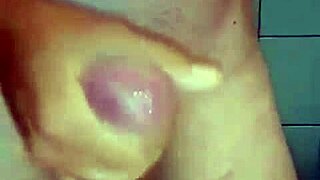 Hungarian Amateur ENJOYS Solo MASTURBATION In European Setting