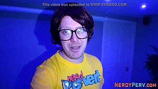 leeds geek cums in big beauty's mouth for first time