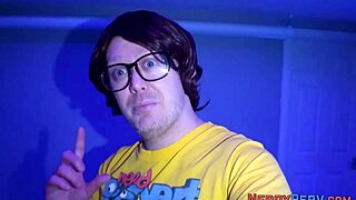 leeds geek cums in big beauty's mouth for first time