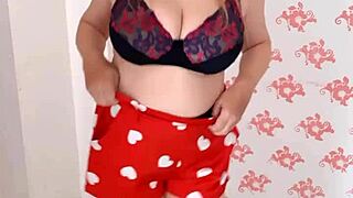 Can Mariaold shake those huge milf boobs while stripping?