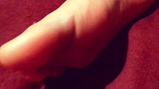 I filmed my best friend discovering a new sensation