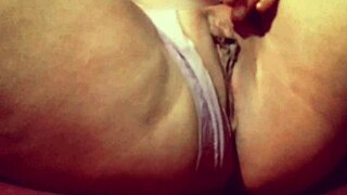 I filmed my best friend discovering a new sensation