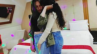 camera catches two colombian students hooking up outside class time